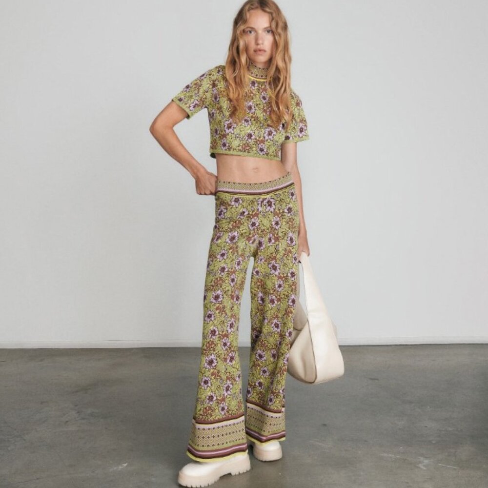 cupcakes & cashmere 🟣​GUC Size Medium Floral & Geometric Pattern Wide Leg Pants